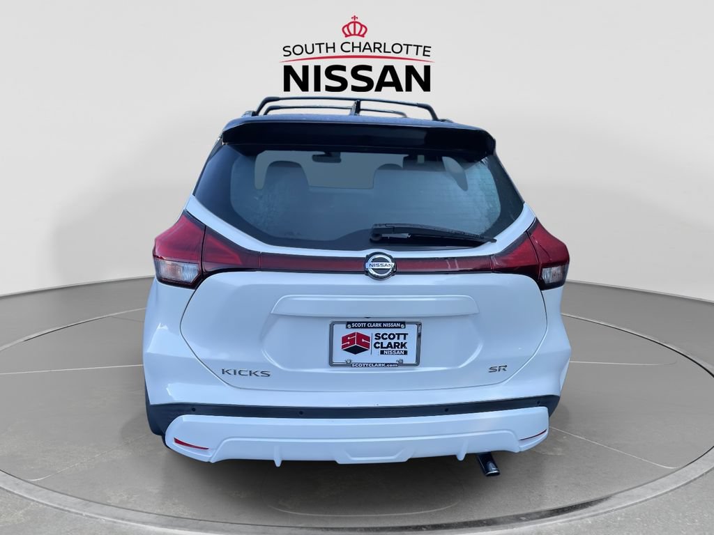 Used 2021 Nissan Kicks SR w/ SR Premium Package FWD image 5