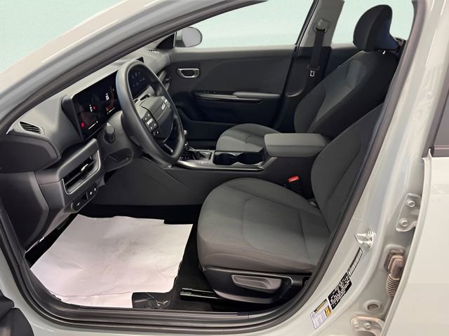 Used 2025 Kia K4 FWD image 17