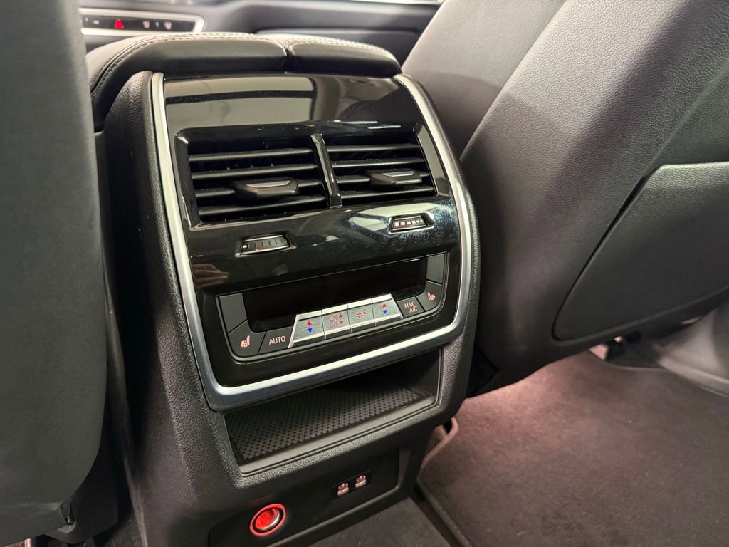 Used 2025 BMW X7 xDrive40i image 23