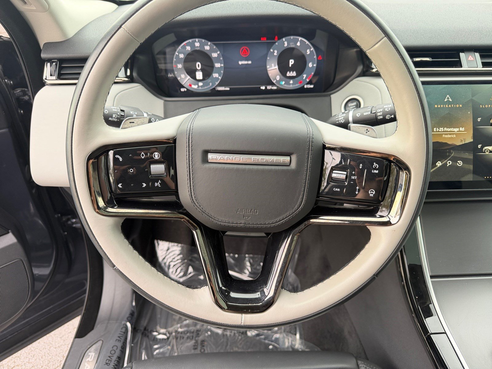 Used 2025 Land Rover Range Rover Velar Dynamic SE AWD/4WD image 9