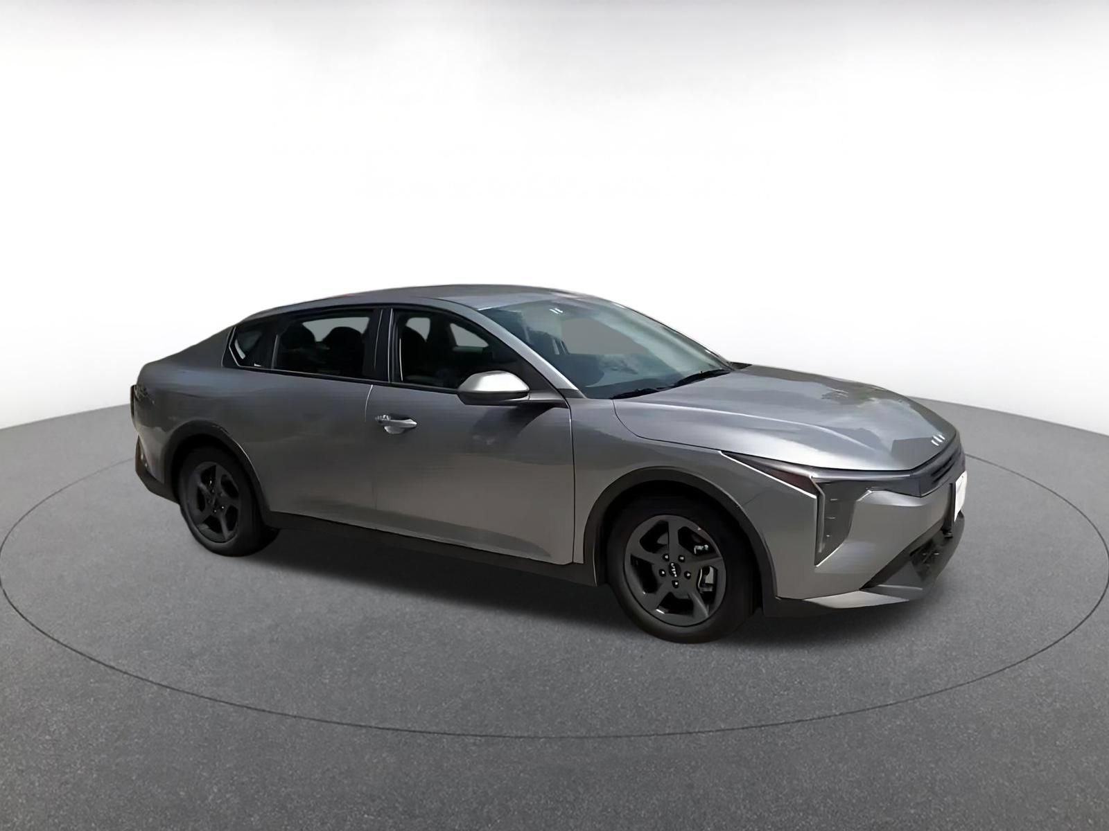 Used 2025 Kia K4 FWD image 2