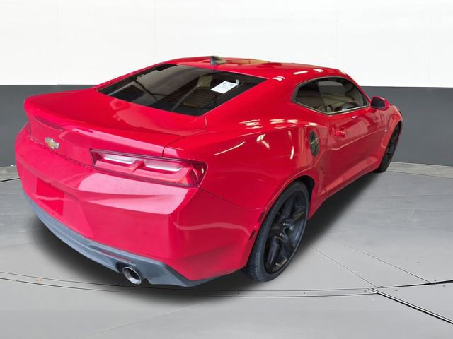 Used 2018 Chevrolet Camaro LT RWD image 6