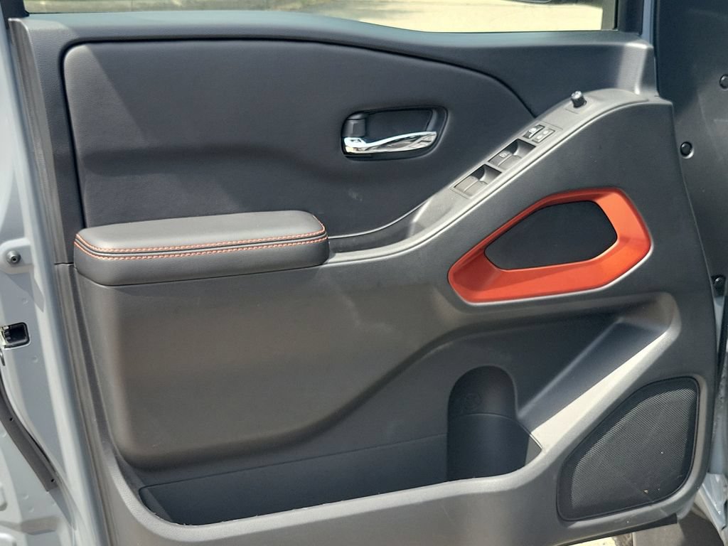Used 2025 Nissan Frontier Pro-X RWD image 7