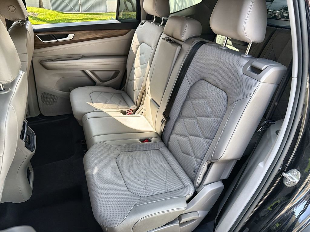 Used 2024 Volkswagen Atlas SE image 23