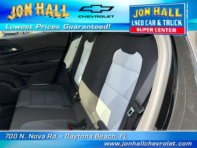 Used 2024 Chevrolet Trax RS w/ Sunroof Package FWD image 21