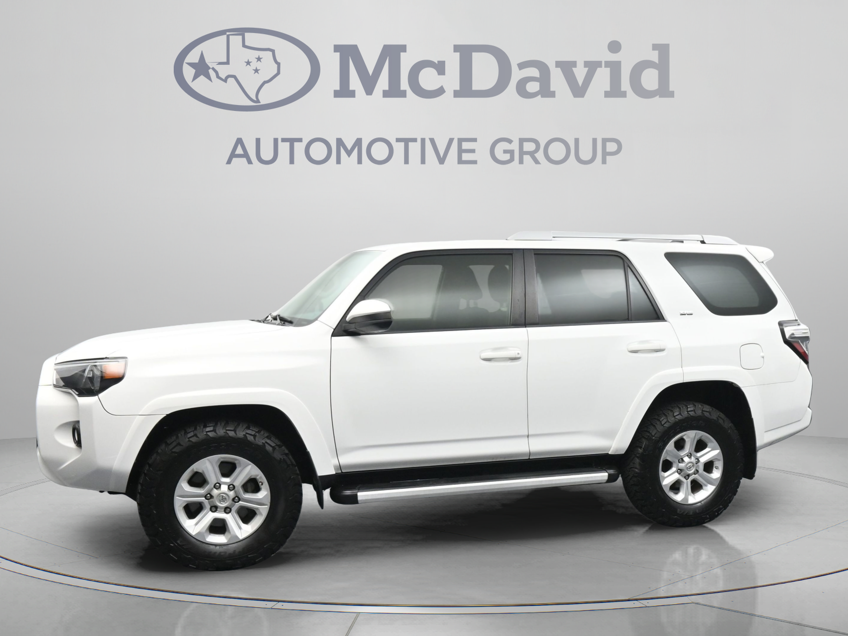 Used 2018 Toyota 4Runner SR5 AWD/4WD image 5
