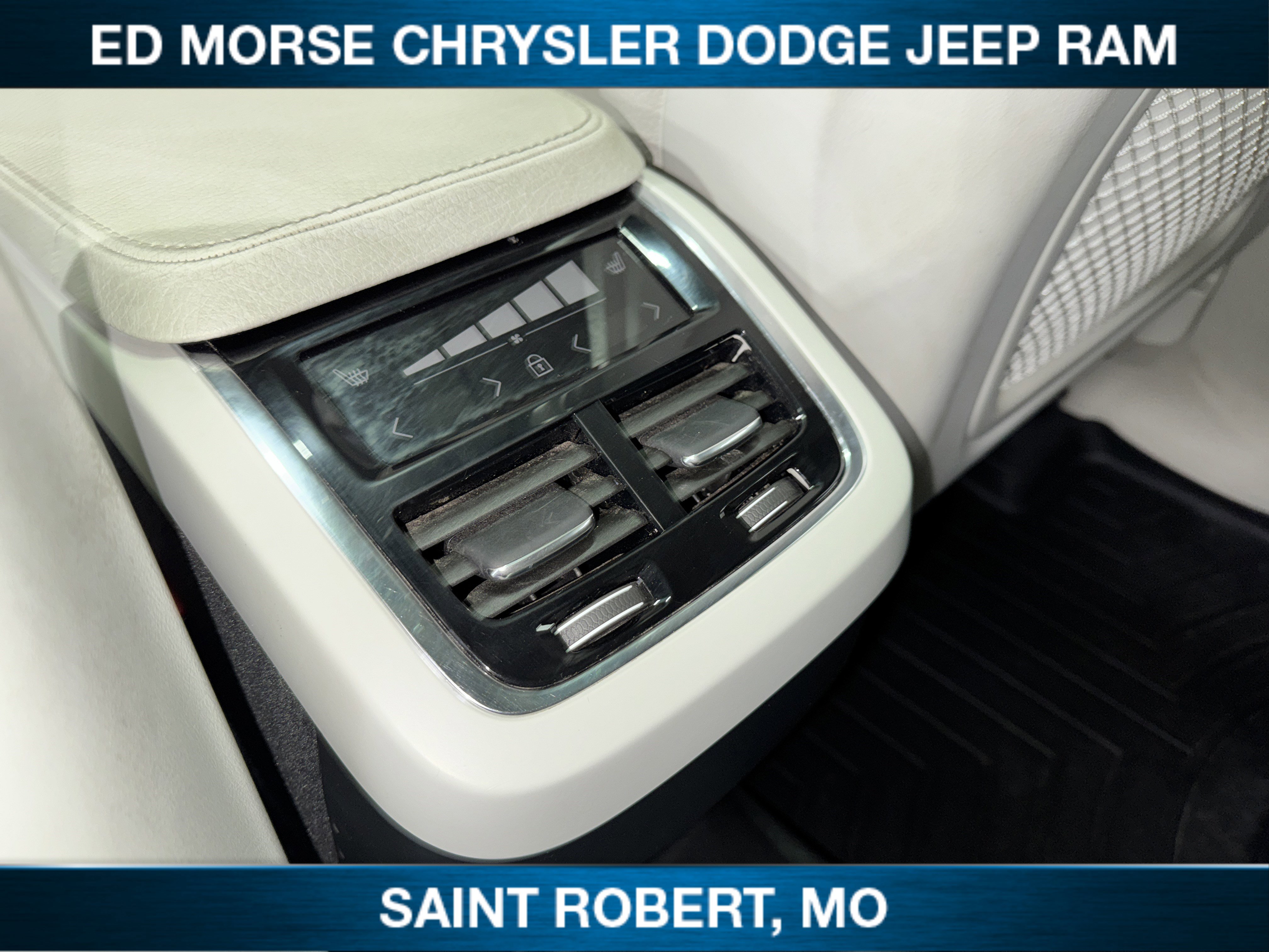 Used 2022 Volvo XC90 T6 Momentum w/ Advanced Package image 23