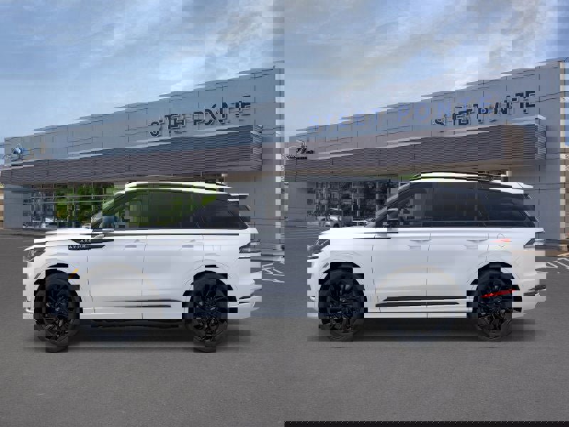 New 2026 Lincoln Aviator Reserve image 3