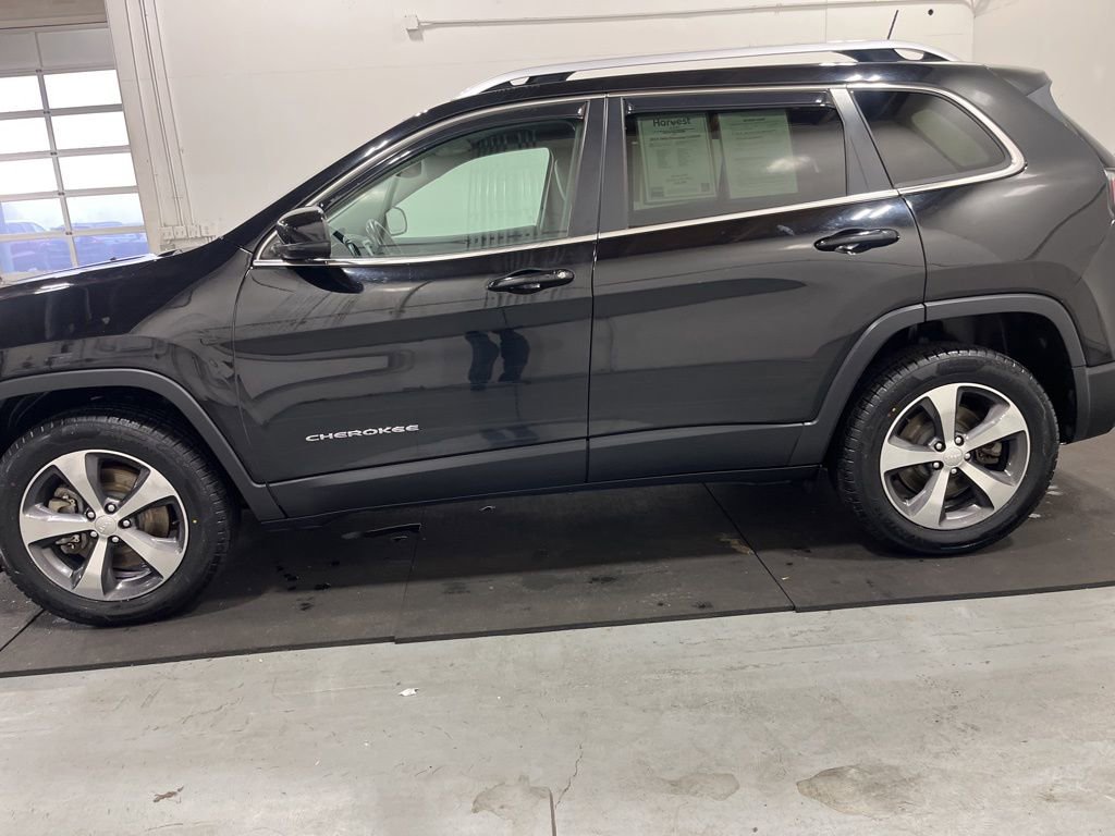 Used 2019 Jeep Cherokee Limited image 4