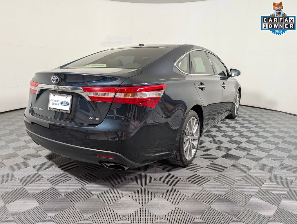 Used 2015 Toyota Avalon XLE Touring FWD image 2