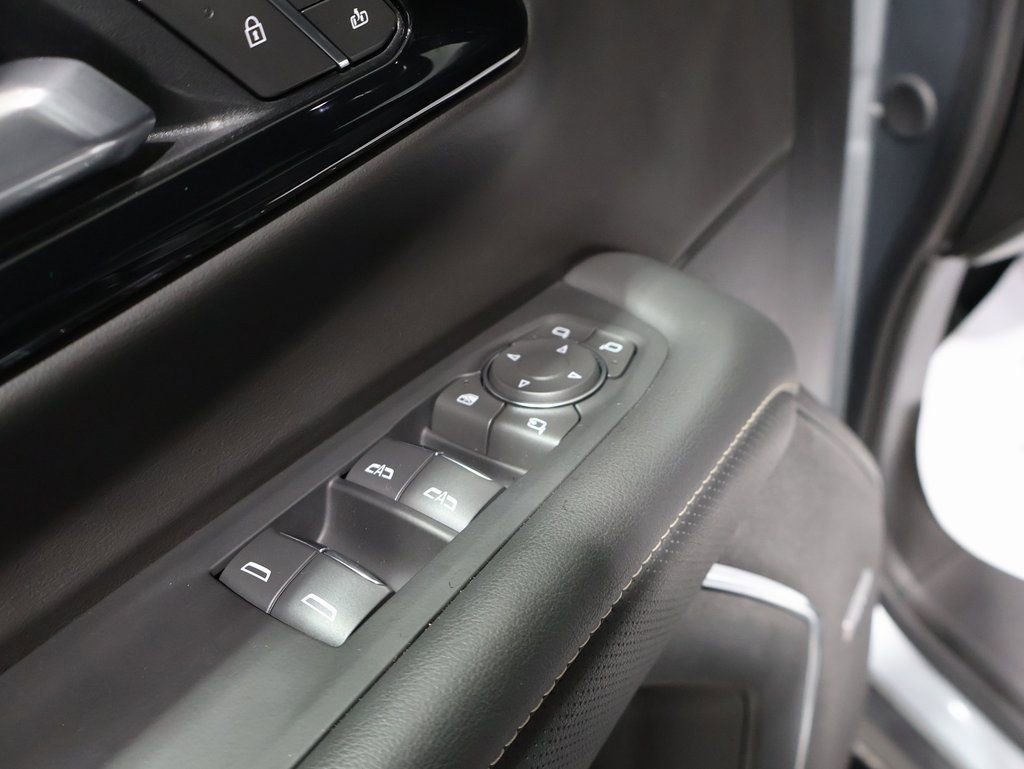 Used 2025 Chevrolet Suburban Premier image 14