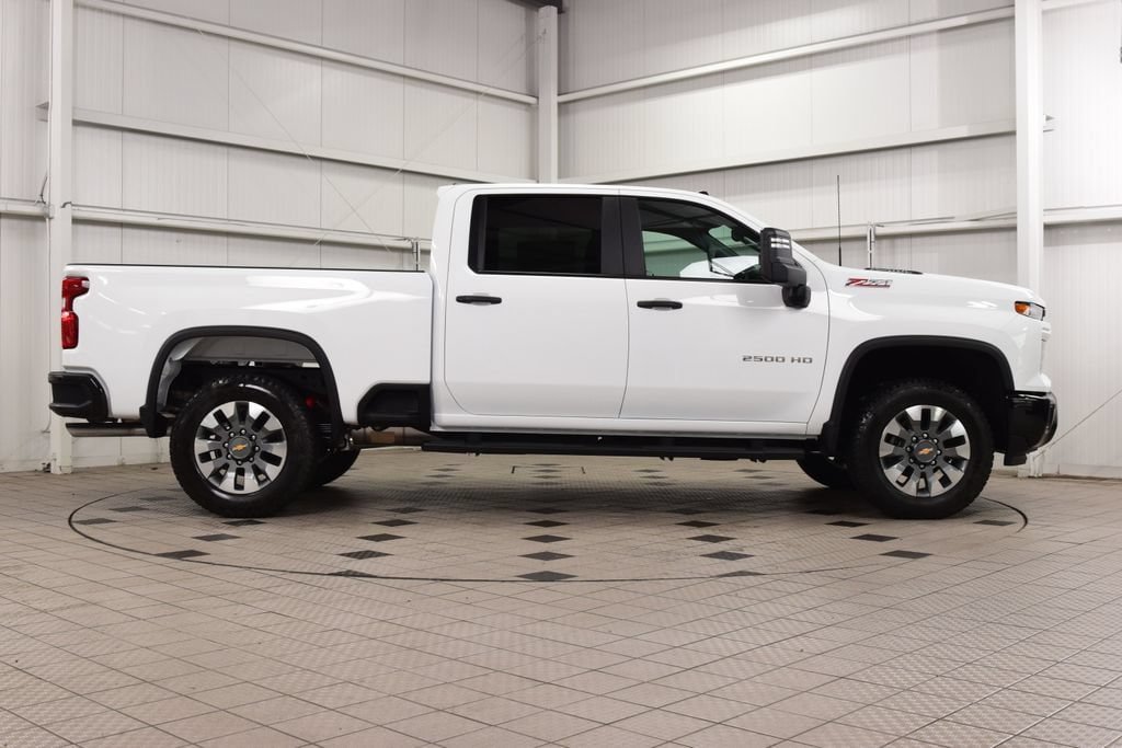 New 2026 Chevrolet Silverado 2500 Custom w/ Custom Value Package AWD/4WD image 9