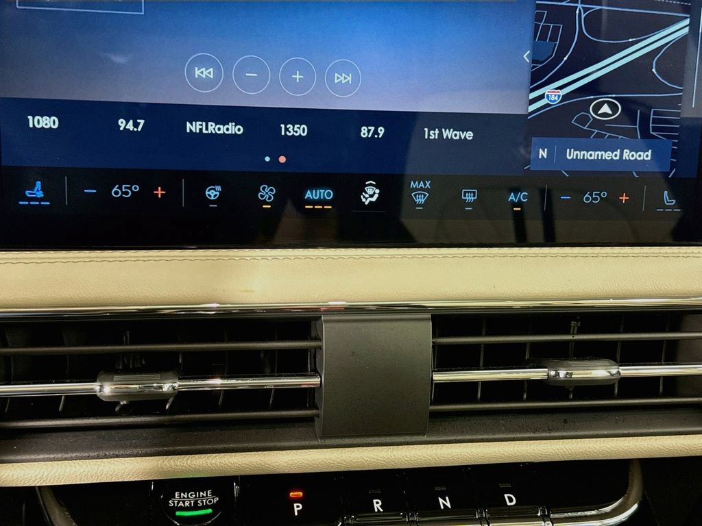 Used 2025 Lincoln Corsair Reserve w/ Equipment Group 202A AWD/4WD image 16