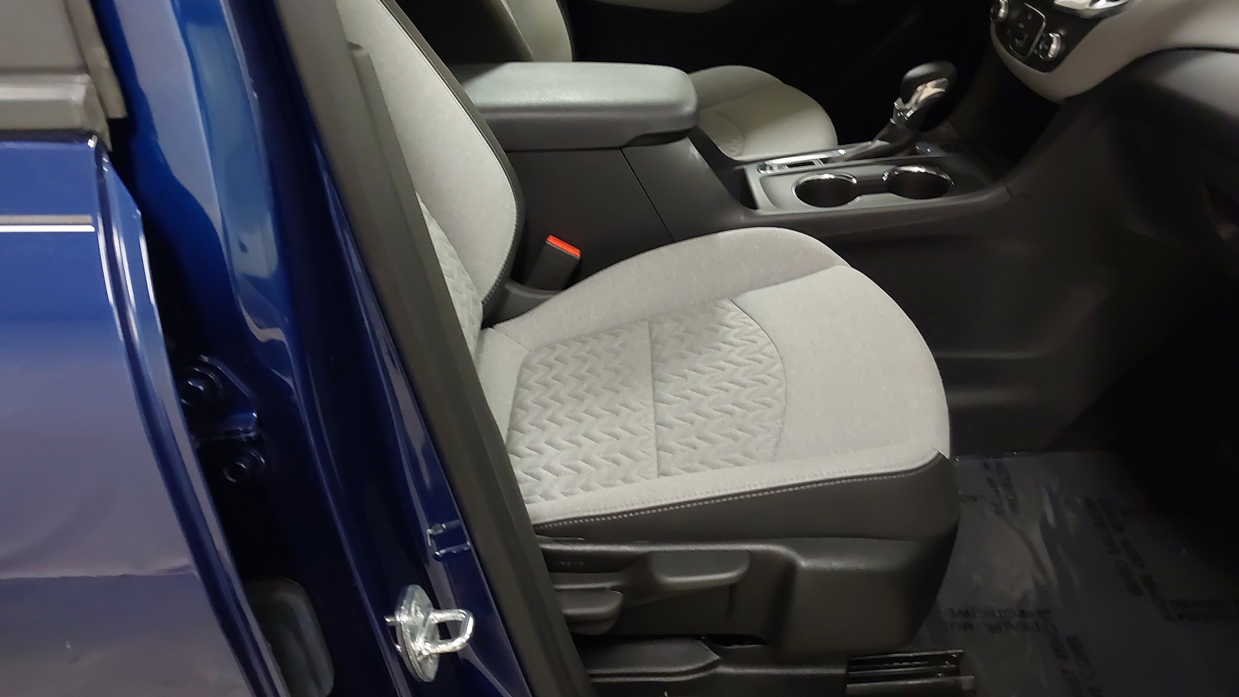 Used 2023 Chevrolet Equinox LS w/ LS Convenience Package image 28