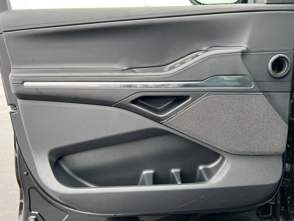 New 2026 Lincoln Navigator L Reserve w/ Jet Appearance Package image 15