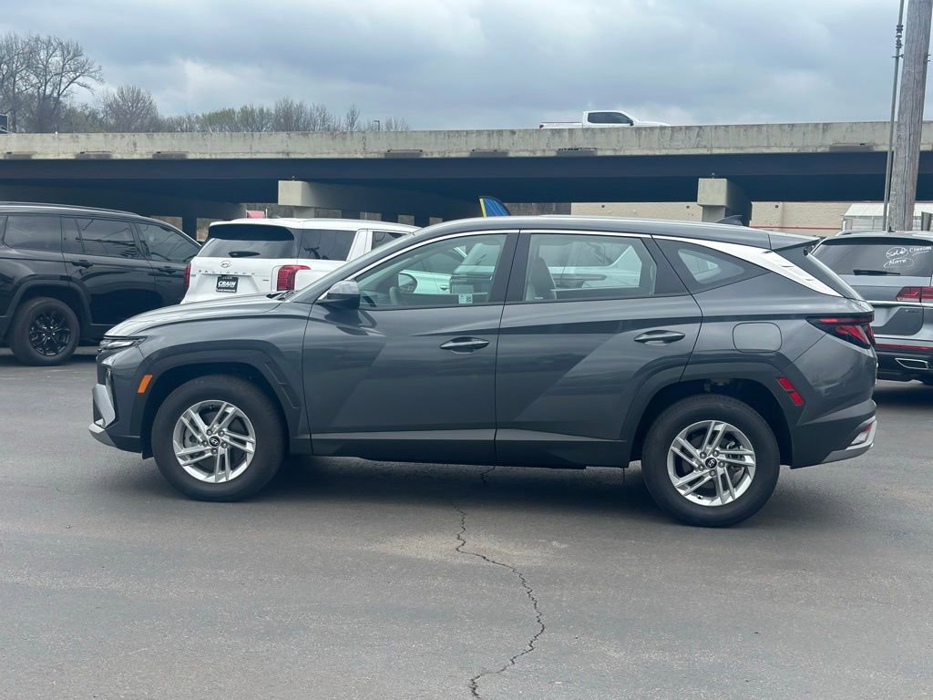 Certified 2025 Hyundai Tucson SE image 4