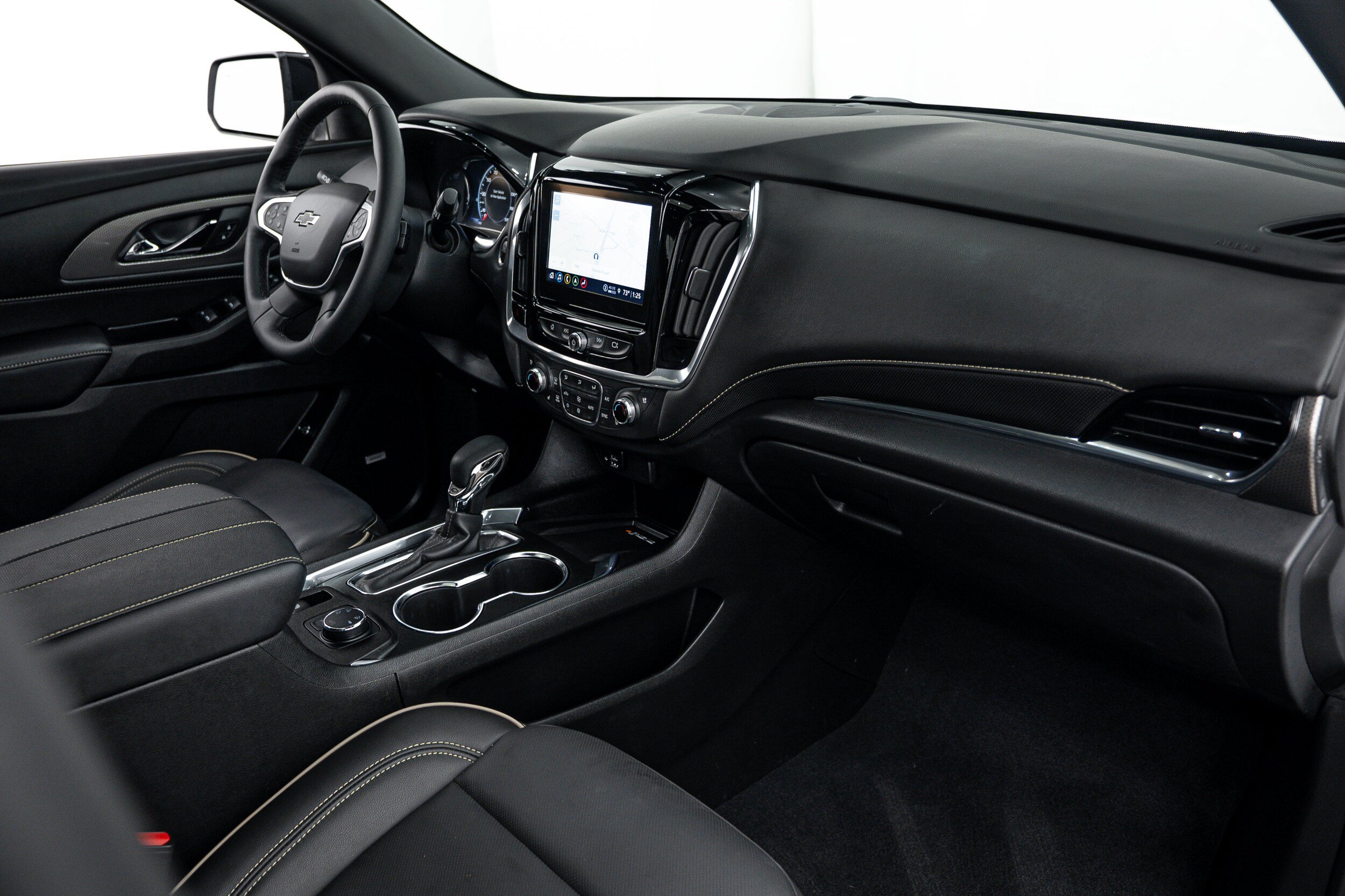 Used 2023 Chevrolet Traverse Premier w/ Redline Edition AWD/4WD image 10