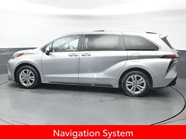 Certified 2023 Toyota Sienna Platinum image 4