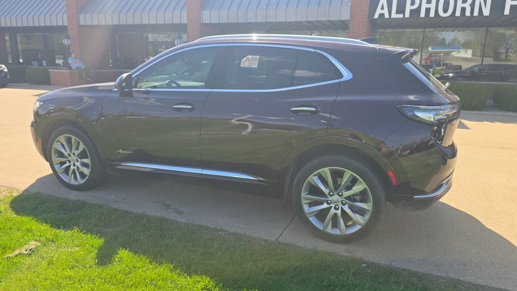 Used 2023 Buick Envision Avenir image 9