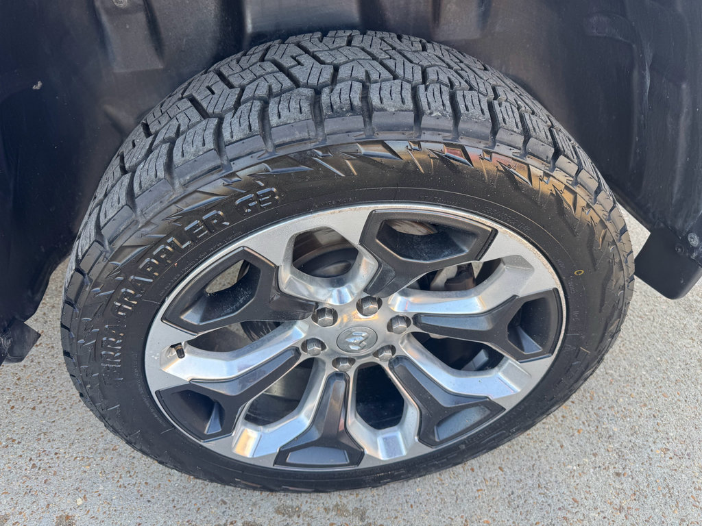 Used 2023 RAM 1500 Limited AWD/4WD image 9