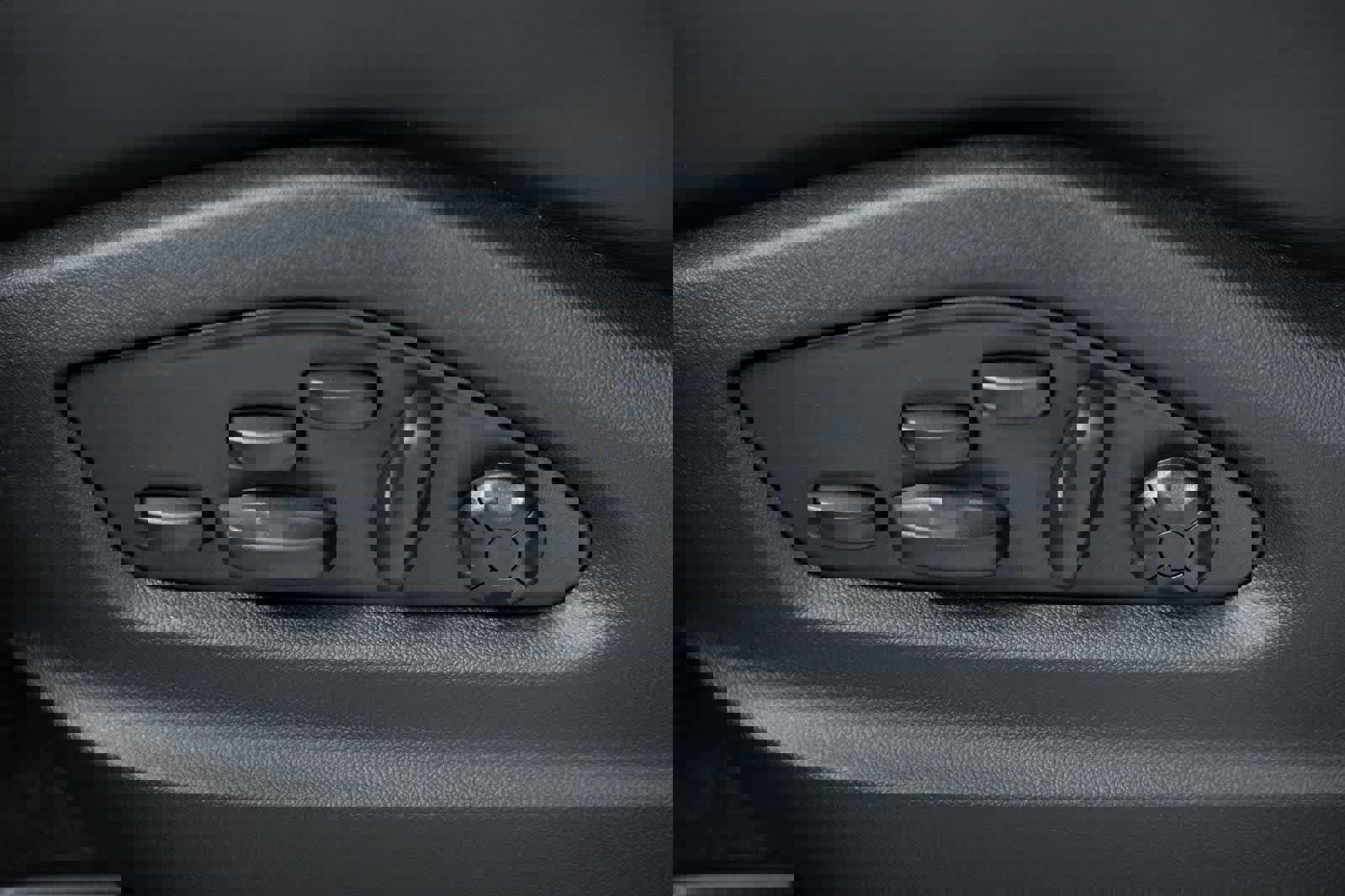 New 2026 Porsche Cayenne Turbo image 17