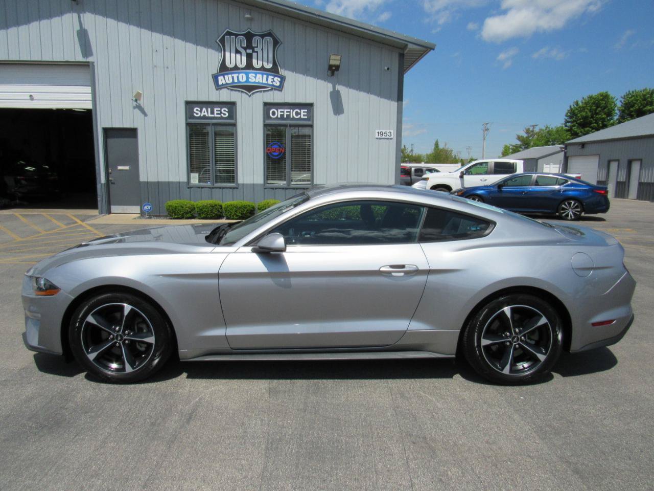 Used 2021 Ford Mustang Coupe w/ Equipment Group 101A RWD image 3