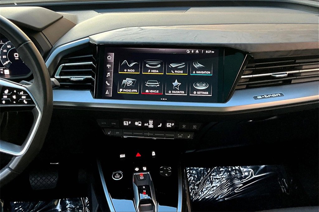 Used 2024 Audi Q4 e-tron Premium Plus image 9