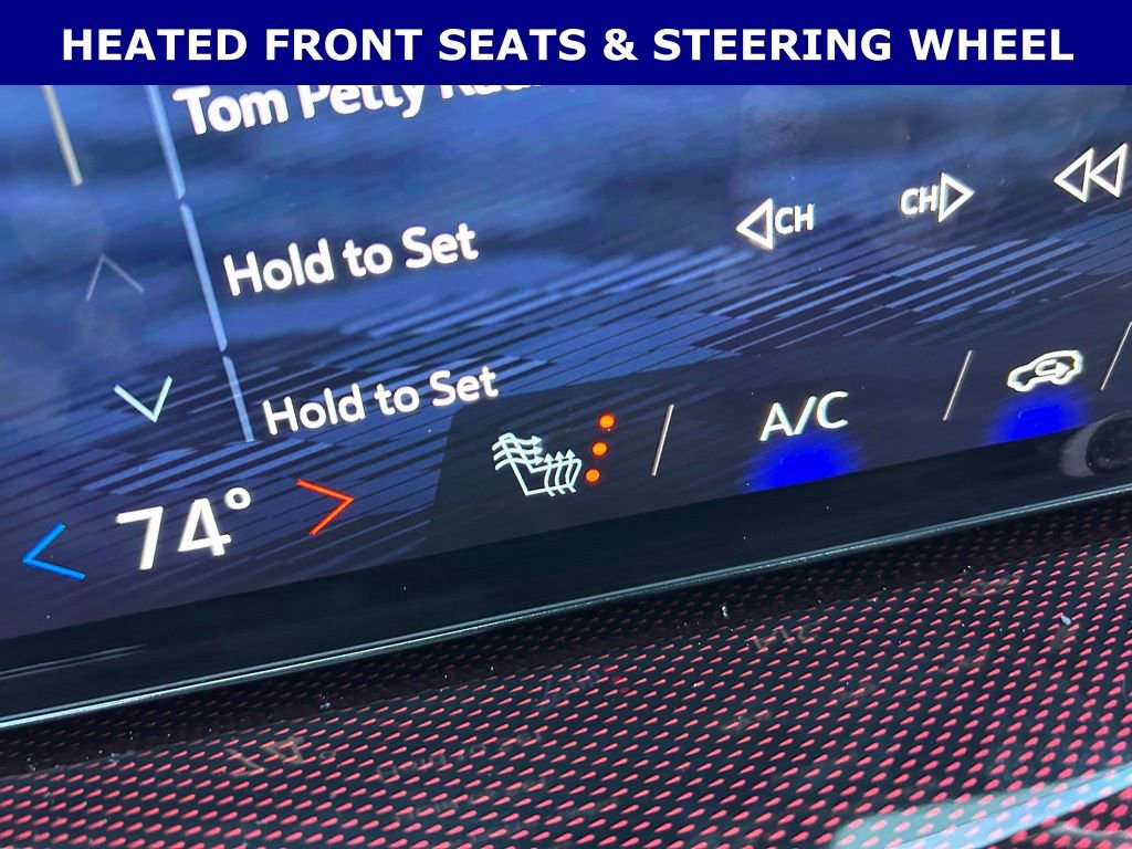 Used 2024 Chevrolet Traverse Z71 w/ Enhanced Driving Package image 5