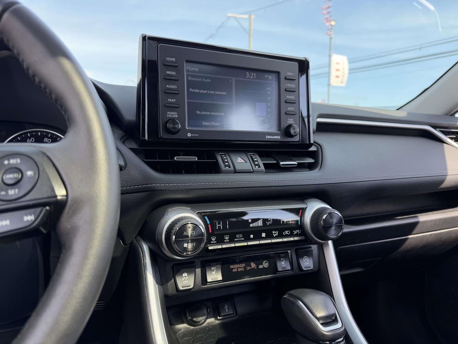 Used 2021 Toyota RAV4 XLE Premium AWD/4WD image 28