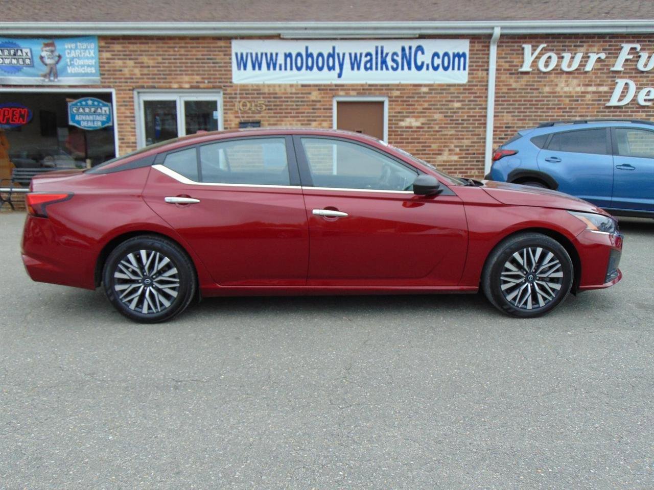 Used 2024 Nissan Altima 2.5 SV FWD image 4