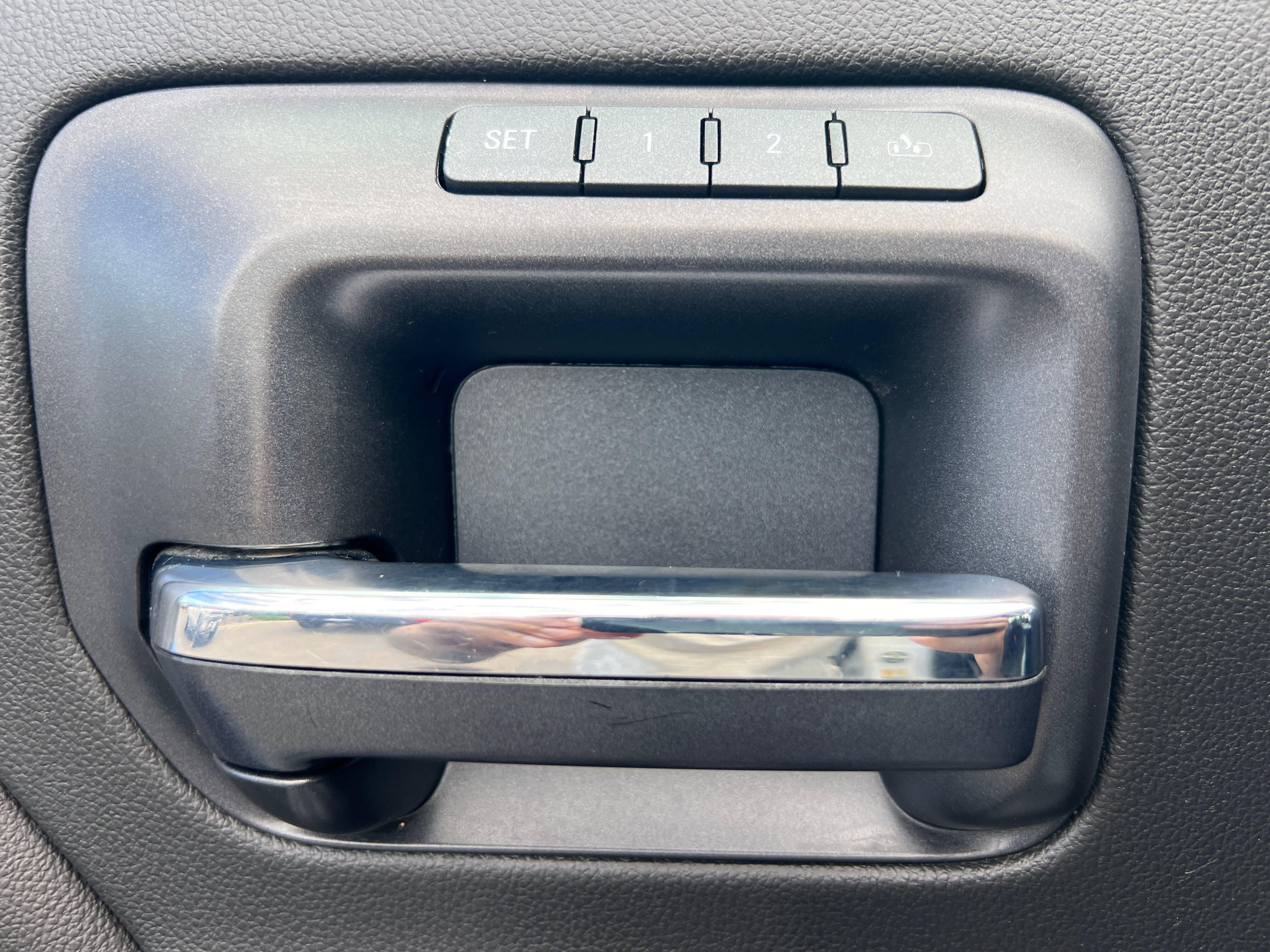 Used 2018 Chevrolet Silverado 3500 LTZ image 24