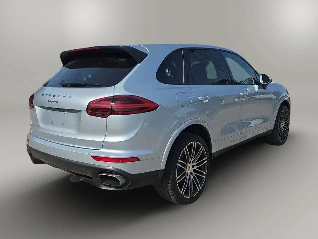 Used 2017 Porsche Cayenne AWD/4WD image 7
