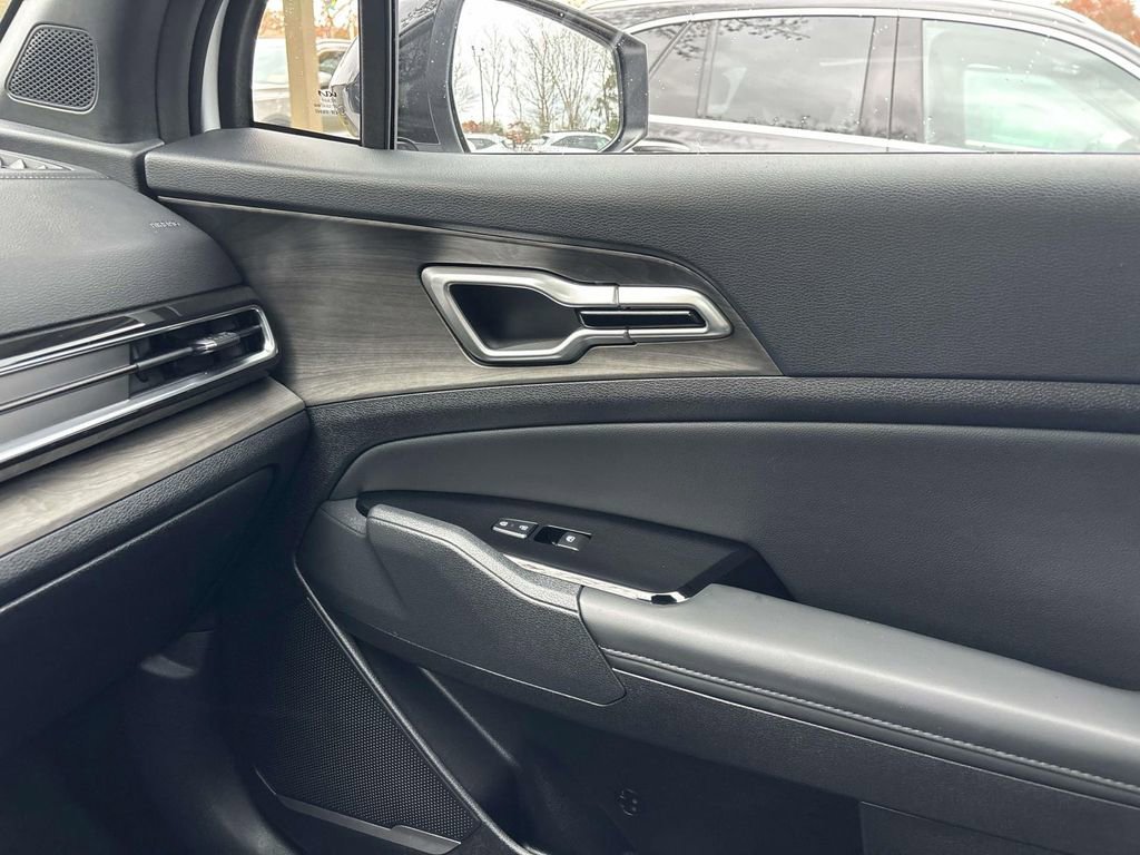 Used 2025 Kia Sportage X-Line w/ Premium Package image 27