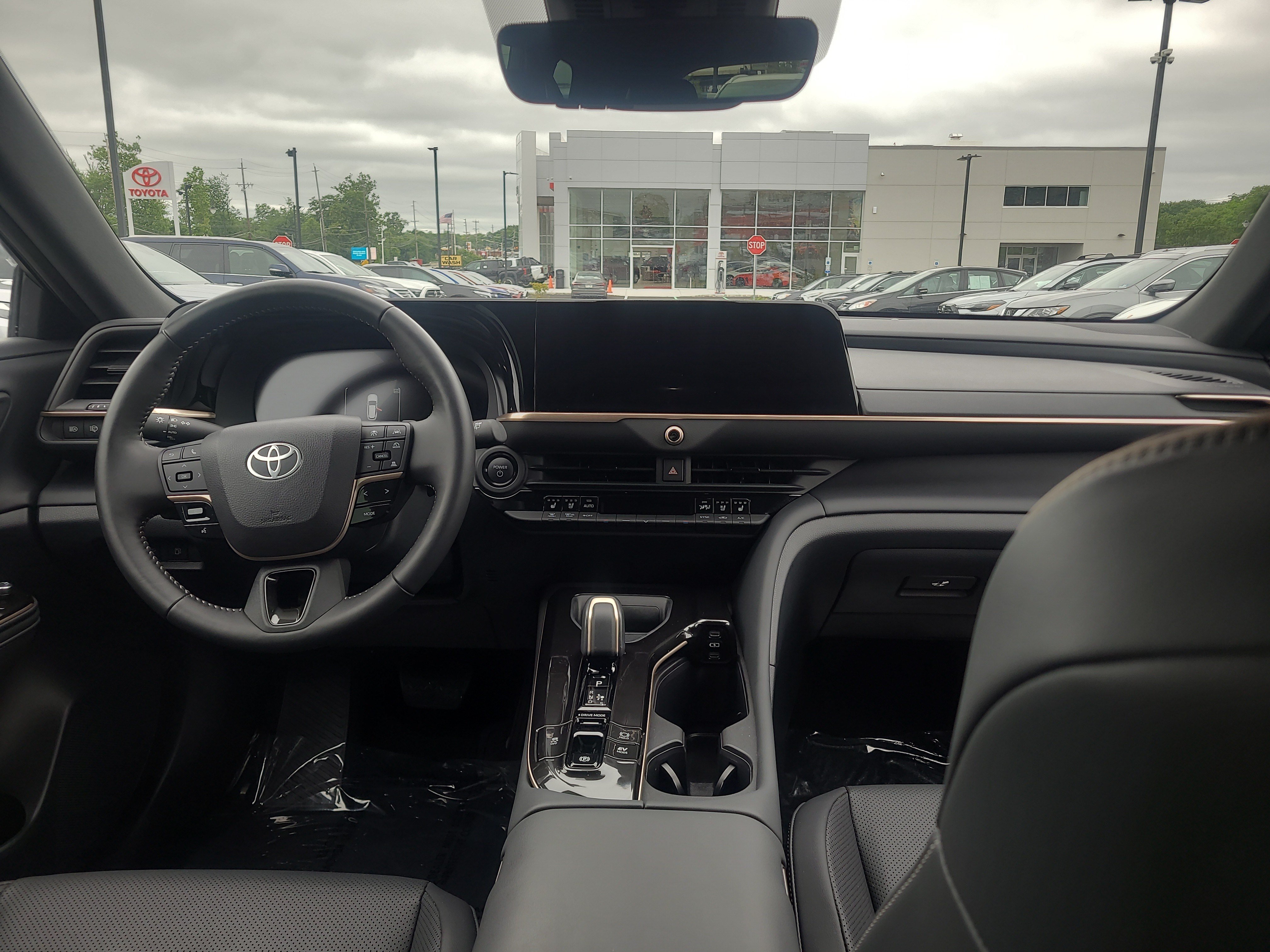 Certified 2025 Toyota Crown Signia AWD/4WD image 18