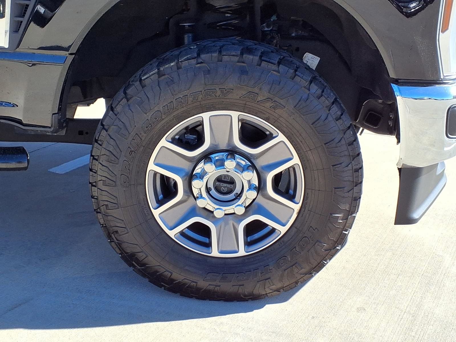 Used 2024 Ford F250 Lariat image 9