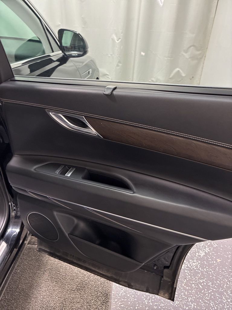 Used 2024 Genesis GV80 2.5T image 26