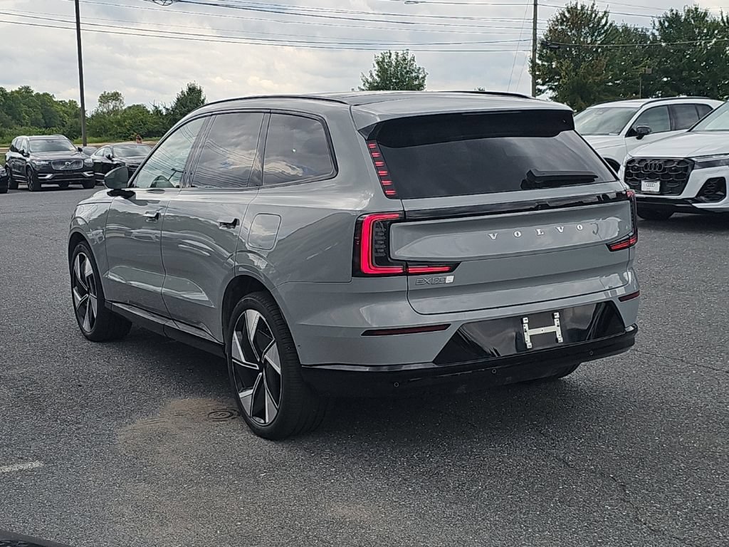 Used 2025 Volvo EX90 Ultra AWD/4WD image 15