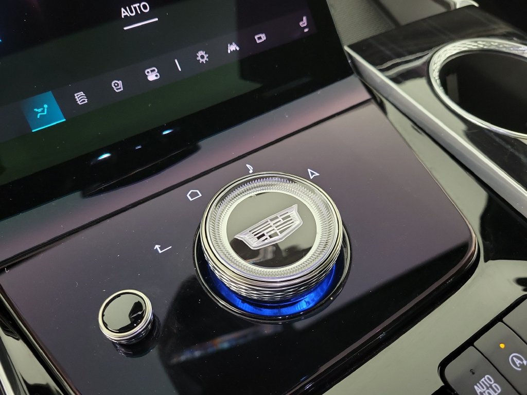 Used 2025 Cadillac Escalade ESV Sport AWD/4WD image 31