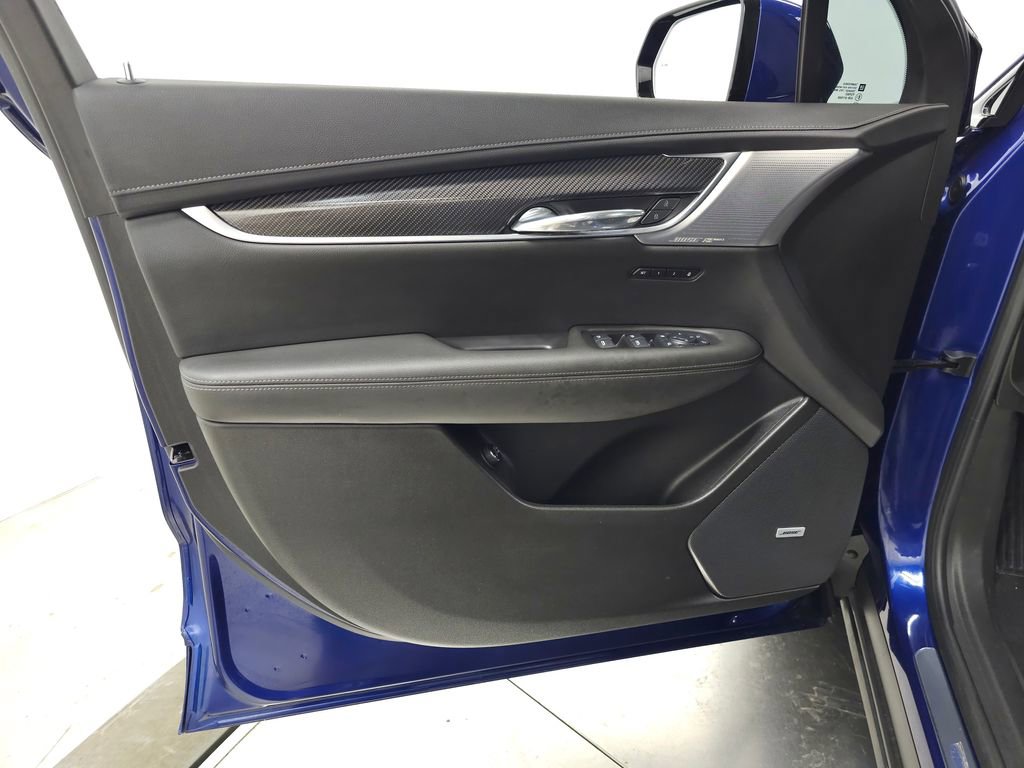 Used 2024 Cadillac XT6 Sport w/ Technology Package AWD/4WD image 18