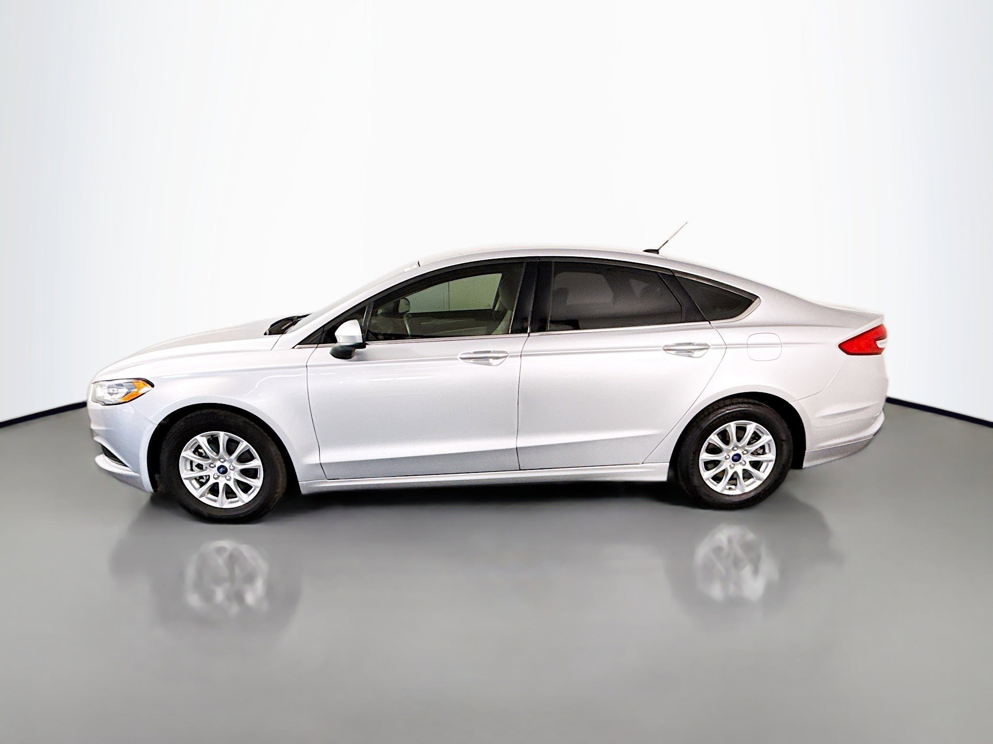 Used 2017 Ford Fusion S image 6