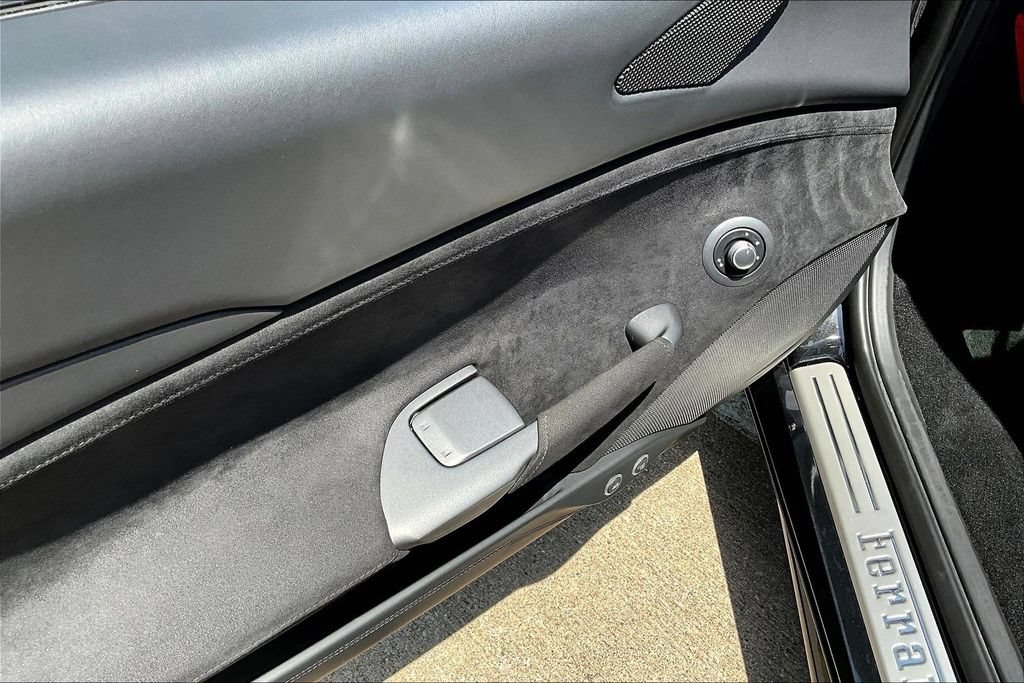 Used 2019 Ferrari 488 GTB RWD image 30