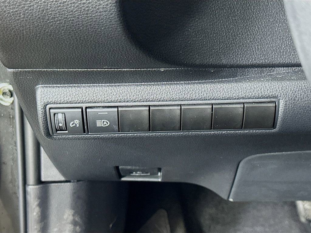 Used 2022 Toyota Corolla XSE image 21
