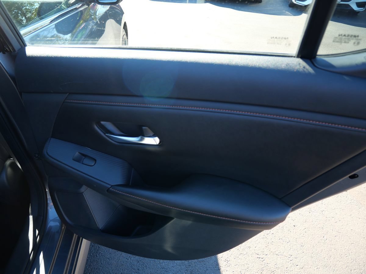 Used 2021 Nissan Sentra SR w/ Electronics Package FWD image 29