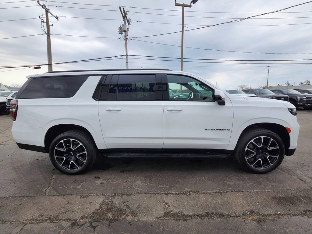Used 2024 Chevrolet Suburban RST w/ Luxury Package image 6