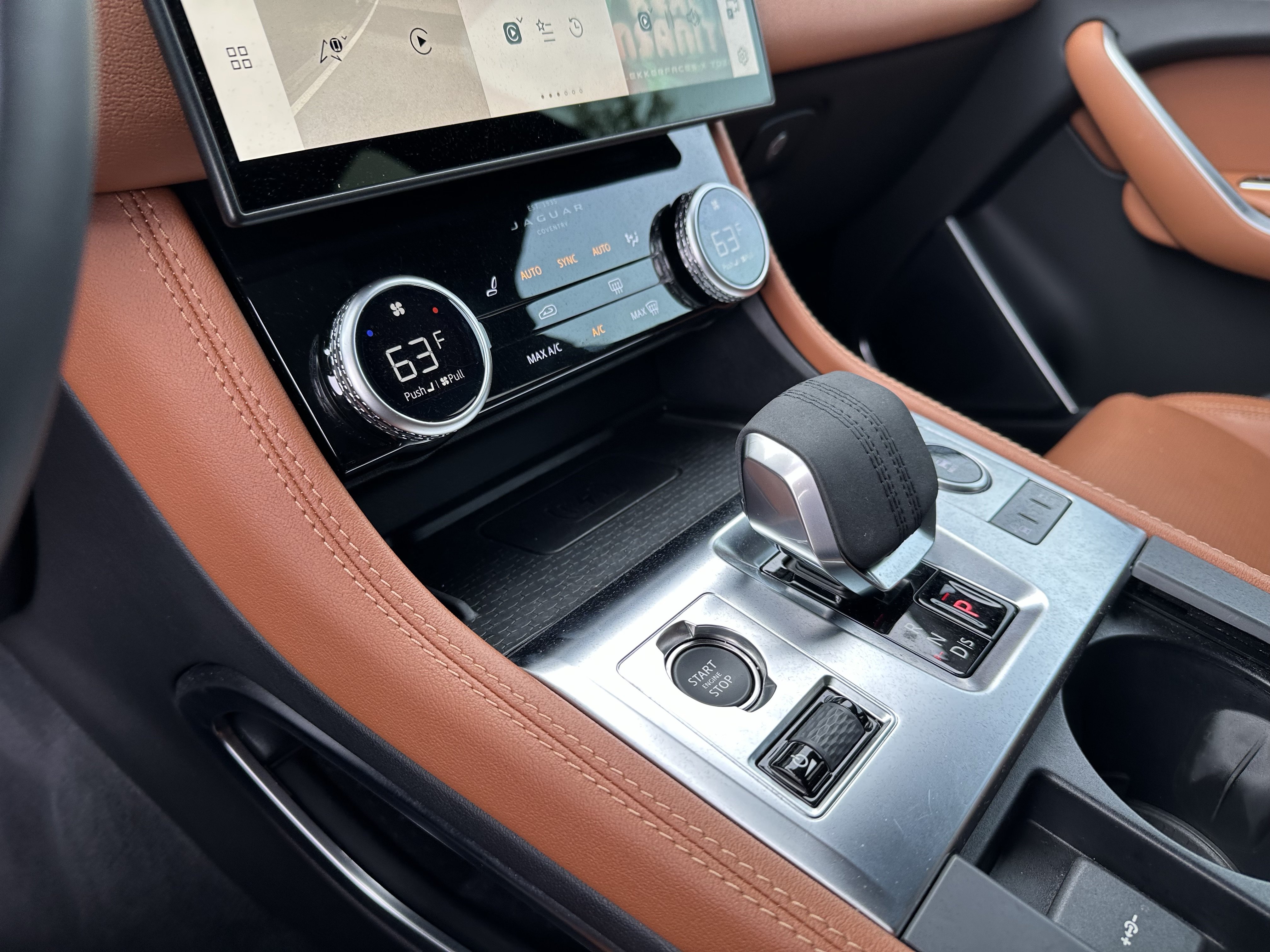 Certified 2026 Jaguar F-PACE R-Dynamic S AWD/4WD image 28
