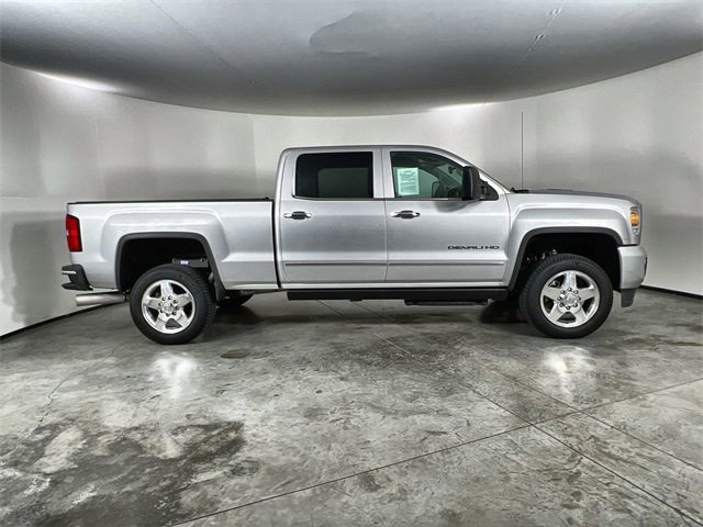 Used 2015 GMC Sierra 2500 Denali w/ Duramax Plus Package image 9