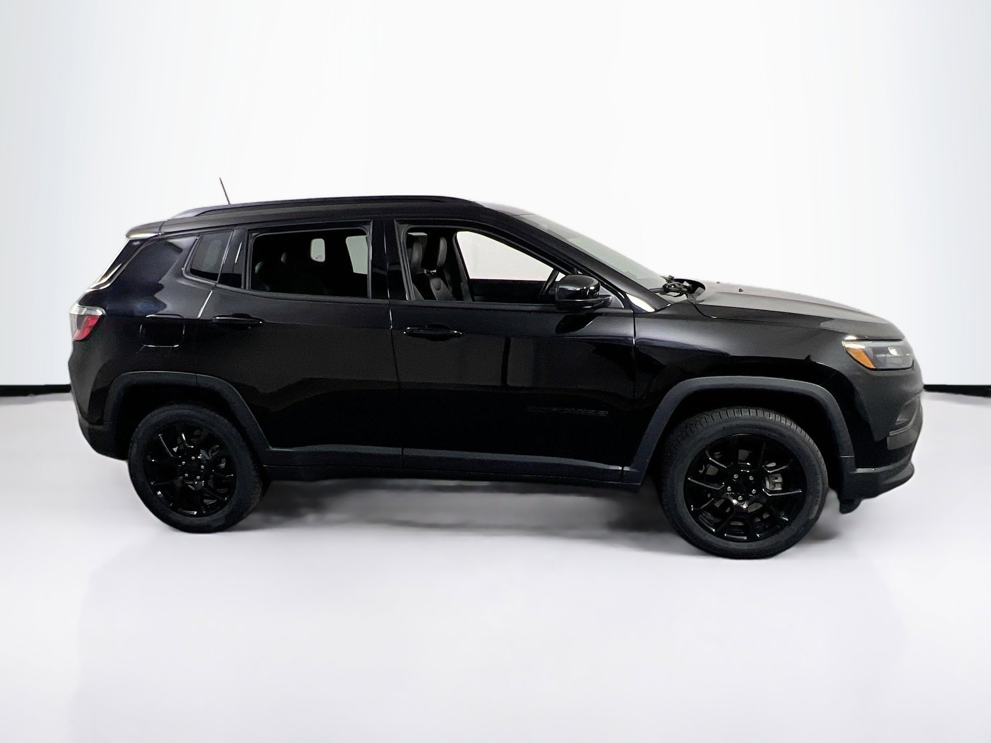Used 2022 Jeep Compass Latitude w/ Convenience Group AWD/4WD image 4