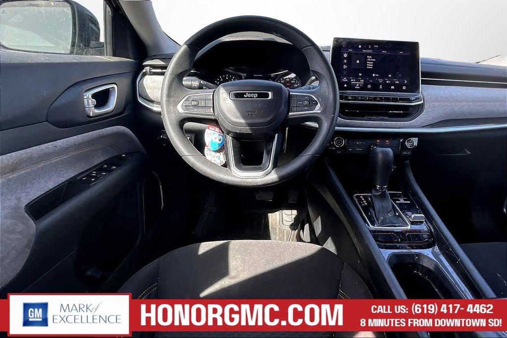 Used 2022 Jeep Compass Sport image 8