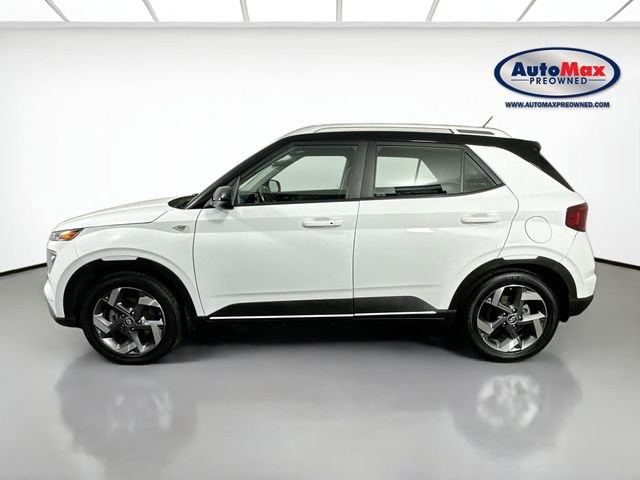 Used 2023 Hyundai Venue Limited image 8