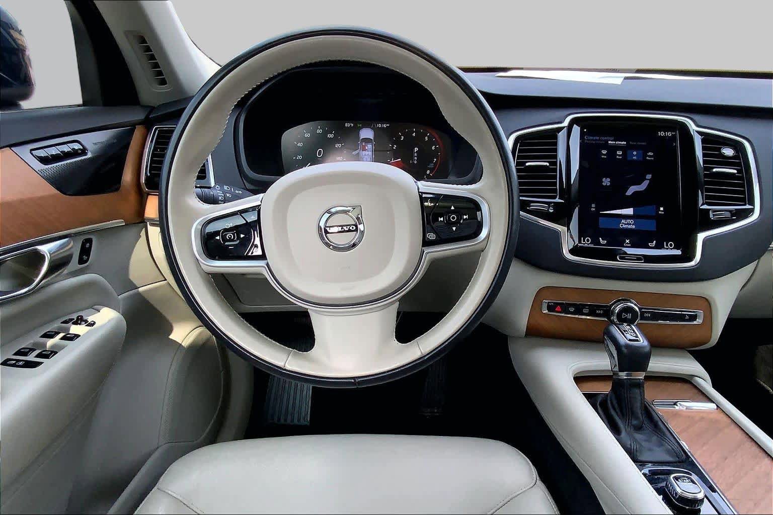 Used 2022 Volvo XC90 T6 Momentum w/ Advanced Package AWD/4WD image 6